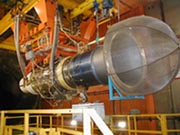 Motor AS977 de fabrico da Honeywell Engines & Services (anteriormente Allied Signal) configurado  para ensaio e instalado em banco de ensaios. Trata-se de um turbofan em fase final de ensaios que equipar� as novas aeronaves RJ85 da BAe.